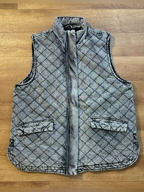 26 International Quilted Grey Sleeveless Puffer Vest